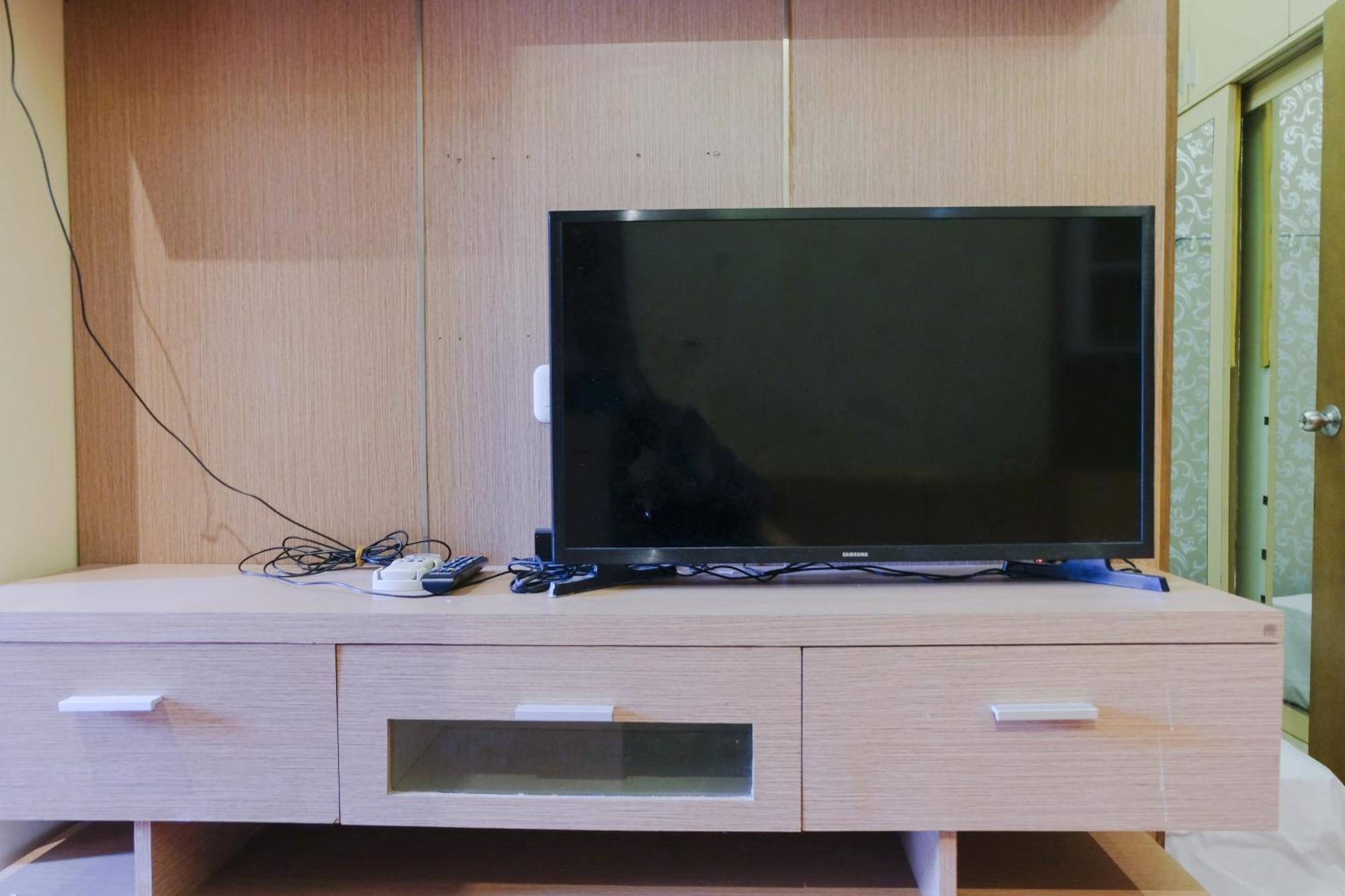 Strategic 2br Gateway Ahmad Yani Cicadas By Travelio Apartemen